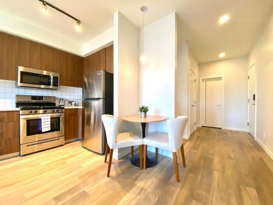 Lovely Brand New Condo Sidney Eksteriør bilde